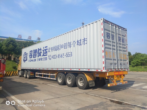 总部网线车5.jpg